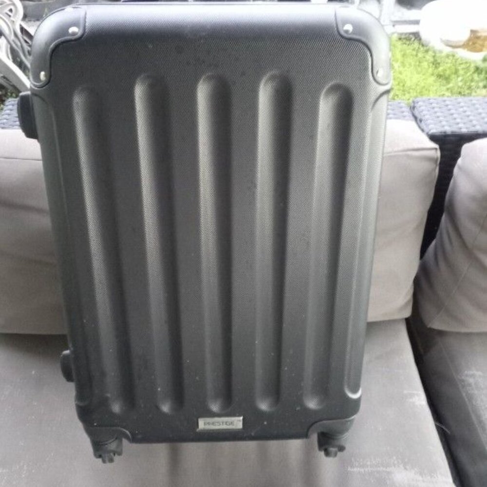 NWOT 2 Piece CRG Prestige Luggage - Black